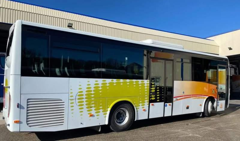 Iveco CROSSWAY/ DŁUGOŚĆ 10.70 M / MANUAL / EURO 6 - Προαστιακό λεωφορείο: φωτογραφία 3 Iveco CROSSWAY/ DŁUGOŚĆ 10.70 M / MANUAL / EURO 6 - Προαστιακό λεωφορείο: φωτογραφία 3