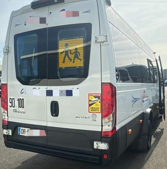 Iveco DAILY/ SPROWADZONE / 2X KLIMA / TV / 108 000 KM - Μικρό λεωφορείο, Επιβατικό βαν: φωτογραφία 2 Iveco DAILY/ SPROWADZONE / 2X KLIMA / TV / 108 000 KM - Μικρό λεωφορείο, Επιβατικό βαν: φωτογραφία 2