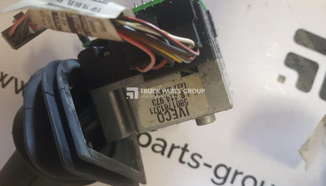 IVECO IVECO STRALIS EURO6 understeering switch control units 41223123, 5801781371, 5801781376, 5802518451. - Διακόπτης κολώνας τιμονιού για Φορτηγό: φωτογραφία 3 IVECO IVECO STRALIS EURO6 understeering switch control units 41223123, 5801781371, 5801781376, 5802518451. - Διακόπτης κολώνας τιμονιού για Φορτηγό: φωτογραφία 3