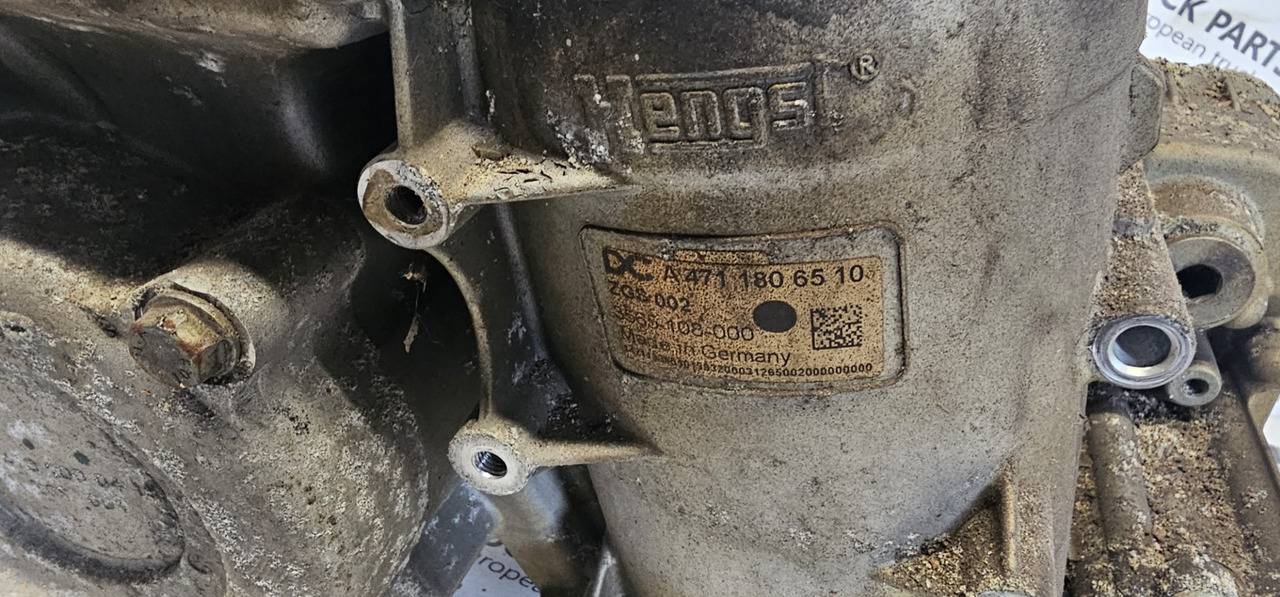 Mercedes Benz Actros MP4 EURO6, EURO 6 emission oil filter housing, oil cooler , 4711800712, 4711800012, 4711800212, 4711800312, 4711704710, 4711800265, 4711801065, 4721840380, 4721841980, 4721800309, - Ψυγείο λαδιού για Φορτηγό: φωτογραφία 2 Mercedes Benz Actros MP4 EURO6, EURO 6 emission oil filter housing, oil cooler , 4711800712, 4711800012, 4711800212, 4711800312, 4711704710, 4711800265, 4711801065, 4721840380, 4721841980, 4721800309, - Ψυγείο λαδιού για Φορτηγό: φωτογραφία 2