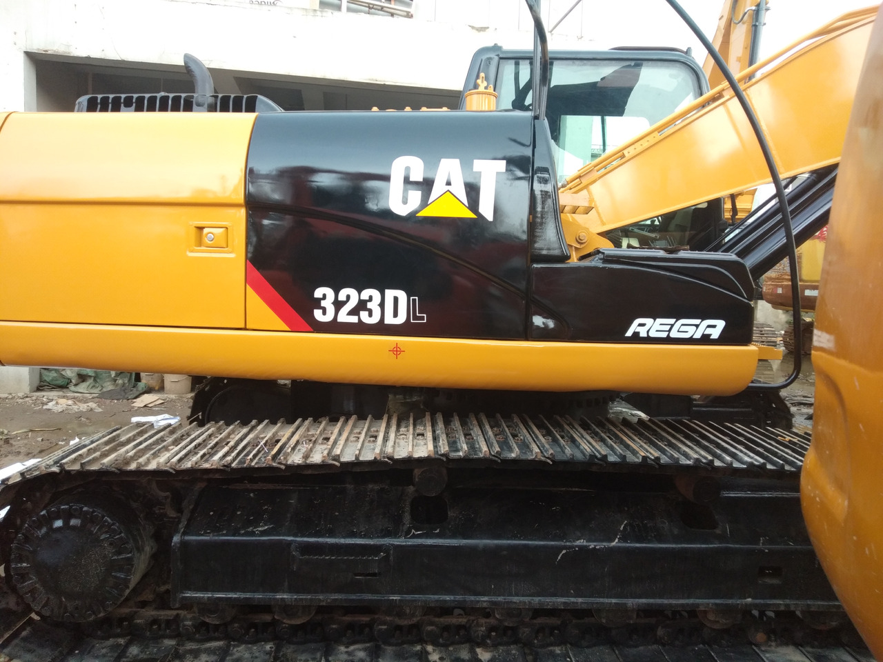 CATERPILLAR 323DL - Ερπυστριοφόρος εκσκαφέας: φωτογραφία 1 CATERPILLAR 323DL - Ερπυστριοφόρος εκσκαφέας: φωτογραφία 1