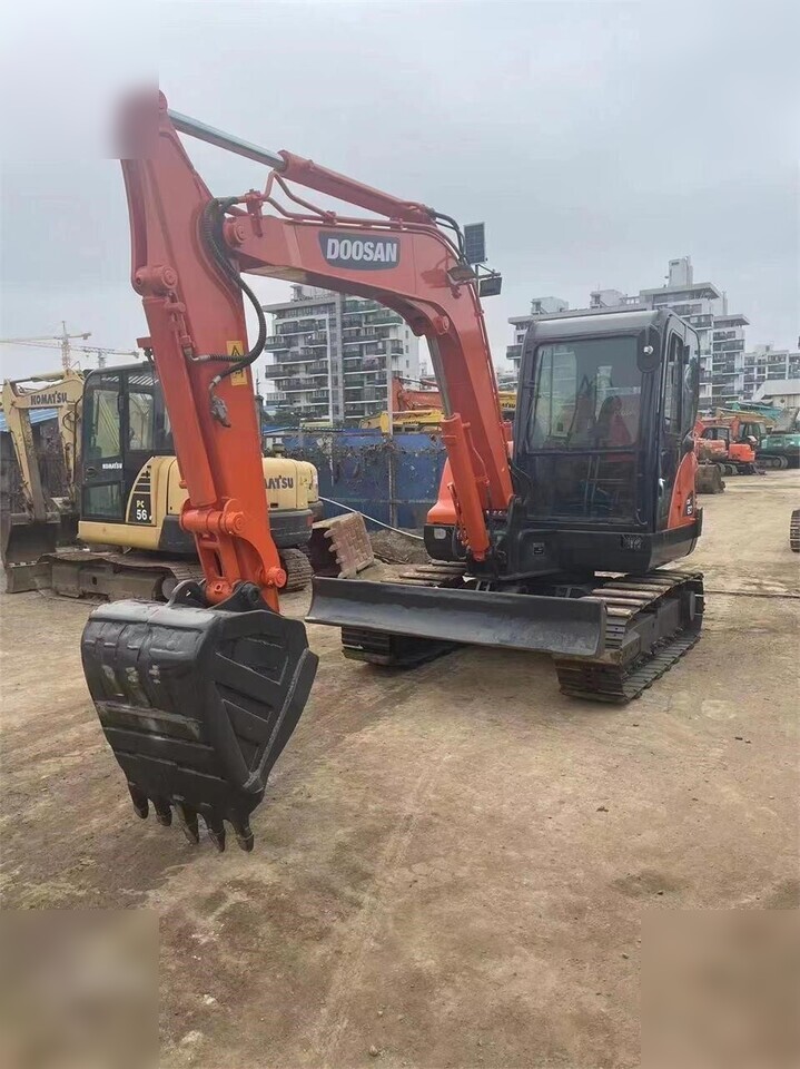 DOOSAN DX60 - Ερπυστριοφόρος εκσκαφέας: φωτογραφία 1 DOOSAN DX60 - Ερπυστριοφόρος εκσκαφέας: φωτογραφία 1