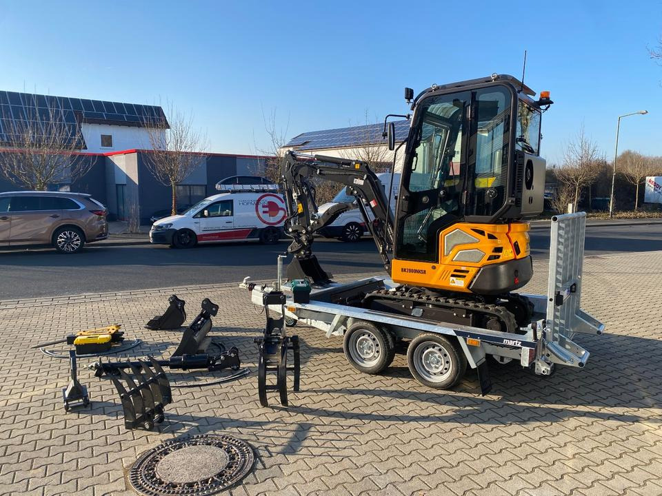 Minibagger BK2000NKSR + Tieflader + Zubehör *INKL.19% MWST*BERGER KRAUS*KUBOTA* KLIMA*SCHWENKARM*VERSTELLFAHRWERK* - Μίνι εκσκαφέας: φωτογραφία 4 Minibagger BK2000NKSR + Tieflader + Zubehör *INKL.19% MWST*BERGER KRAUS*KUBOTA* KLIMA*SCHWENKARM*VERSTELLFAHRWERK* - Μίνι εκσκαφέας: φωτογραφία 4
