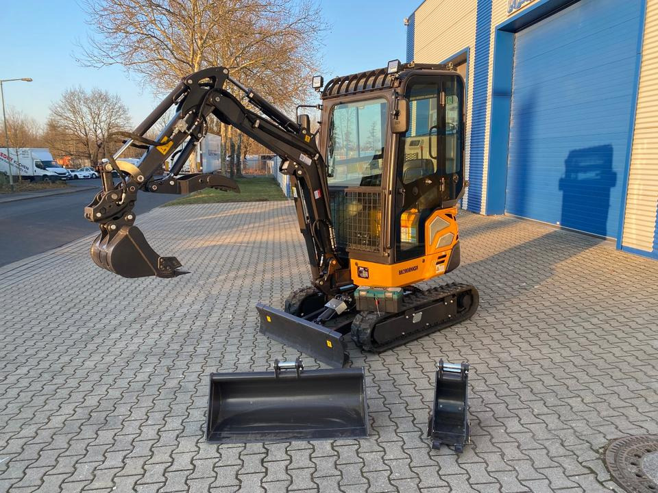 Minibagger BK2000NKSR inkl. Schaufelpaket *INKL.19% MWST*BERGER KRAUS*KUBOTA* KLIMA*SCHWENKARM*VERSTELLFAHRWERK* - Μίνι εκσκαφέας: φωτογραφία 1 Minibagger BK2000NKSR inkl. Schaufelpaket *INKL.19% MWST*BERGER KRAUS*KUBOTA* KLIMA*SCHWENKARM*VERSTELLFAHRWERK* - Μίνι εκσκαφέας: φωτογραφία 1