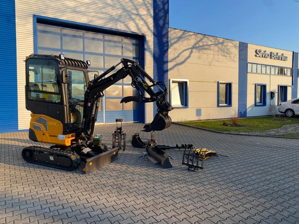 Minibagger BK2000NKSR inkl. Zubehörpaket *INKL.19% MWST*BERGER KRAUS*KUBOTA* KLIMA*SCHWENKARM*VERSTELLFAHRWERK* - Μίνι εκσκαφέας: φωτογραφία 5 Minibagger BK2000NKSR inkl. Zubehörpaket *INKL.19% MWST*BERGER KRAUS*KUBOTA* KLIMA*SCHWENKARM*VERSTELLFAHRWERK* - Μίνι εκσκαφέας: φωτογραφία 5