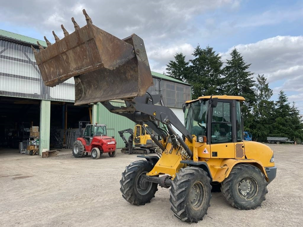 Volvo L 35 B-Z - Ελαστιχοφόρος φορτωτής: φωτογραφία 1 Volvo L 35 B-Z - Ελαστιχοφόρος φορτωτής: φωτογραφία 1