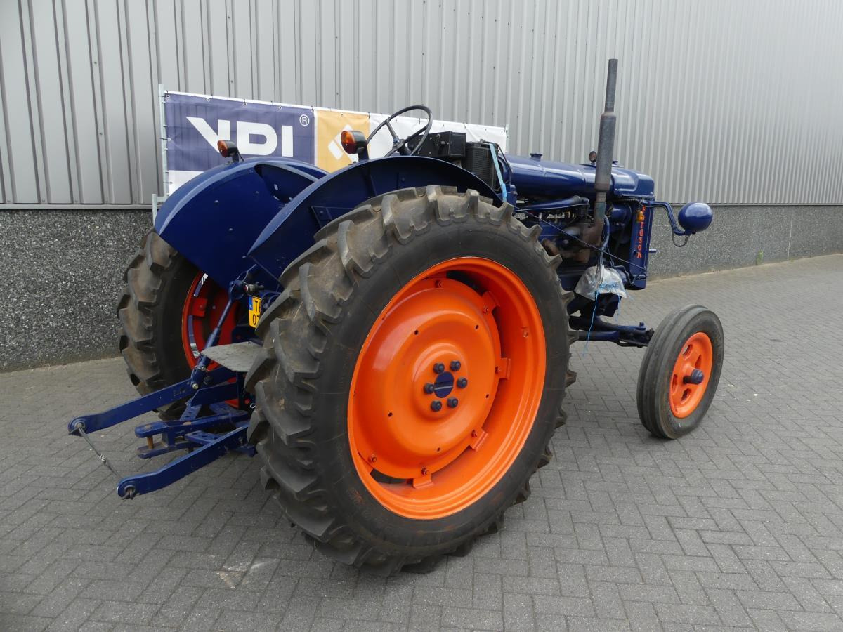 Fordson 27N - Τρακτέρ: φωτογραφία 5 Fordson 27N - Τρακτέρ: φωτογραφία 5