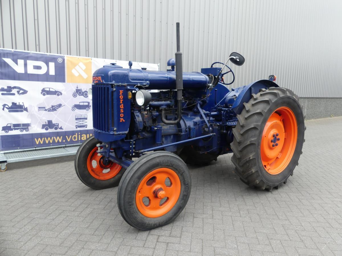 Fordson 27N - Τρακτέρ: φωτογραφία 1 Fordson 27N - Τρακτέρ: φωτογραφία 1