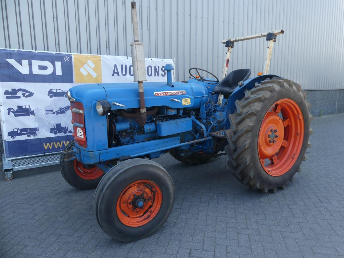 Fordson Major - Τρακτέρ: φωτογραφία 2 Fordson Major - Τρακτέρ: φωτογραφία 2