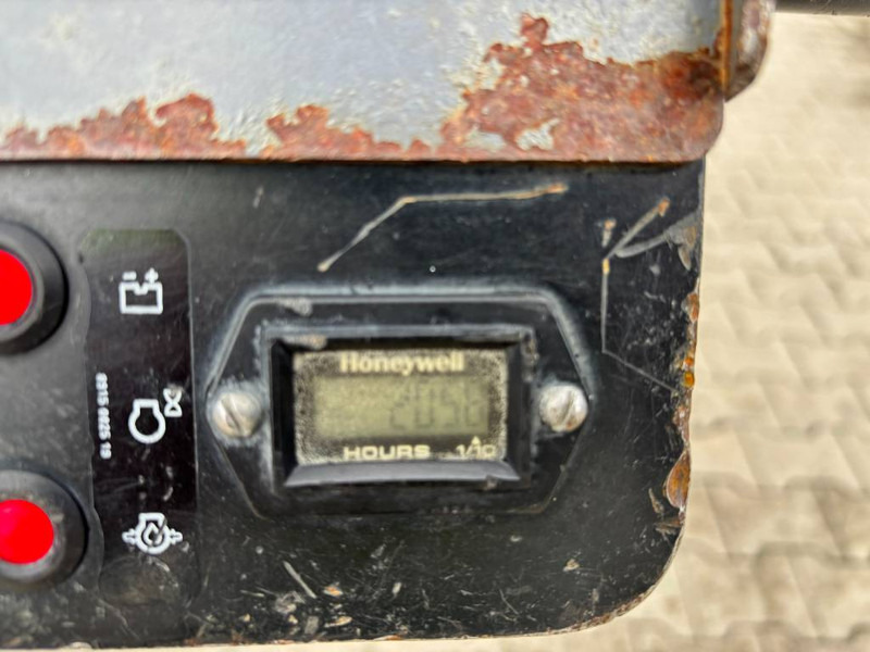 Atlas-Copco LG 504 - Οδοστρωτήρας: φωτογραφία 5 Atlas-Copco LG 504 - Οδοστρωτήρας: φωτογραφία 5