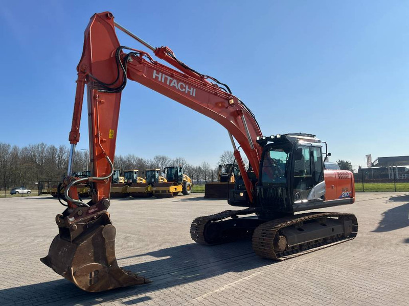 Hitachi ZX 210 LC-6 - Ερπυστριοφόρος εκσκαφέας: φωτογραφία 1 Hitachi ZX 210 LC-6 - Ερπυστριοφόρος εκσκαφέας: φωτογραφία 1