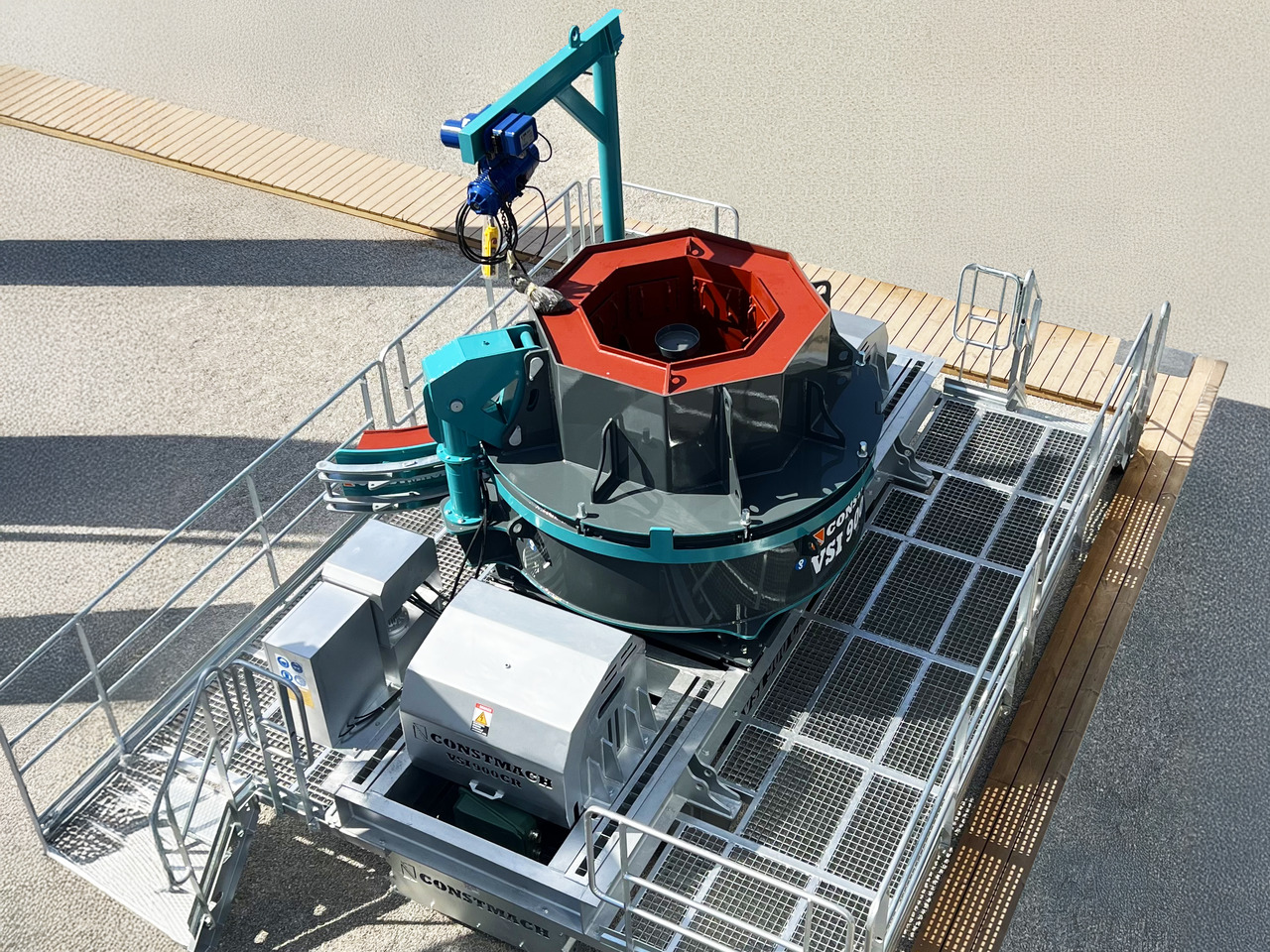 Constmach Concasseur à Percussion à Axe Vertical d'une Capacité de 65 à 400 T/H - Κρουστικός θραυστήρας: φωτογραφία 1 Constmach Concasseur à Percussion à Axe Vertical d'une Capacité de 65 à 400 T/H - Κρουστικός θραυστήρας: φωτογραφία 1