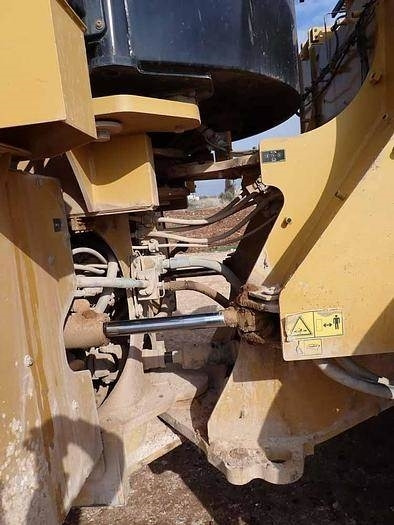 CAT 966M - Ελαστιχοφόρος φορτωτής: φωτογραφία 3 CAT 966M - Ελαστιχοφόρος φορτωτής: φωτογραφία 3