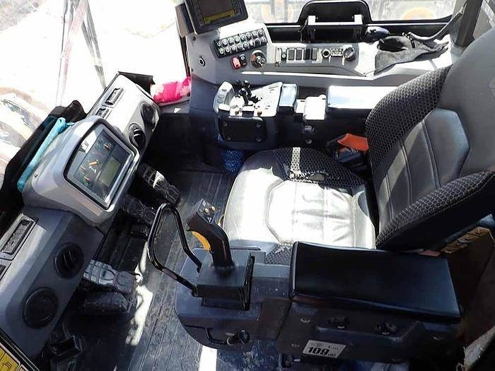 Ελαστιχοφόρος φορτωτής CAT 988K: φωτογραφία 18