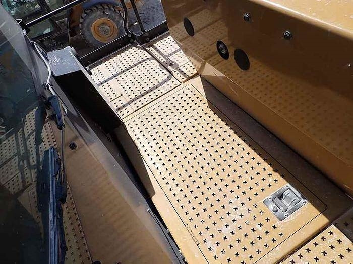 Ελαστιχοφόρος φορτωτής CAT 988K: φωτογραφία 31