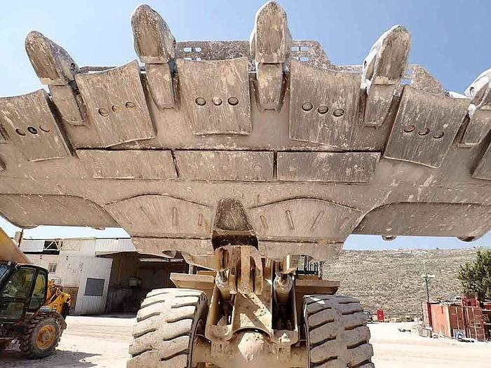 Ελαστιχοφόρος φορτωτής CAT 988K: φωτογραφία 17