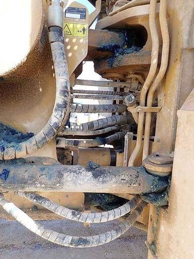 Ελαστιχοφόρος φορτωτής CAT 988K: φωτογραφία 36