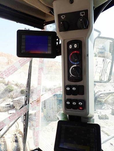 Ελαστιχοφόρος φορτωτής CAT 988K: φωτογραφία 20