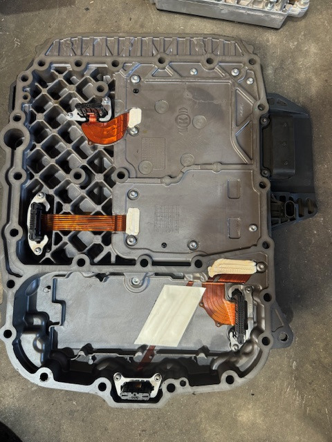 ZF Getriebesteller Oberteil TRAXON Deckel 0501331678 - Κιβώτιο ταχυτήτων και ανταλλακτικά για Φορτηγό: φωτογραφία 1 ZF Getriebesteller Oberteil TRAXON Deckel 0501331678 - Κιβώτιο ταχυτήτων και ανταλλακτικά για Φορτηγό: φωτογραφία 1