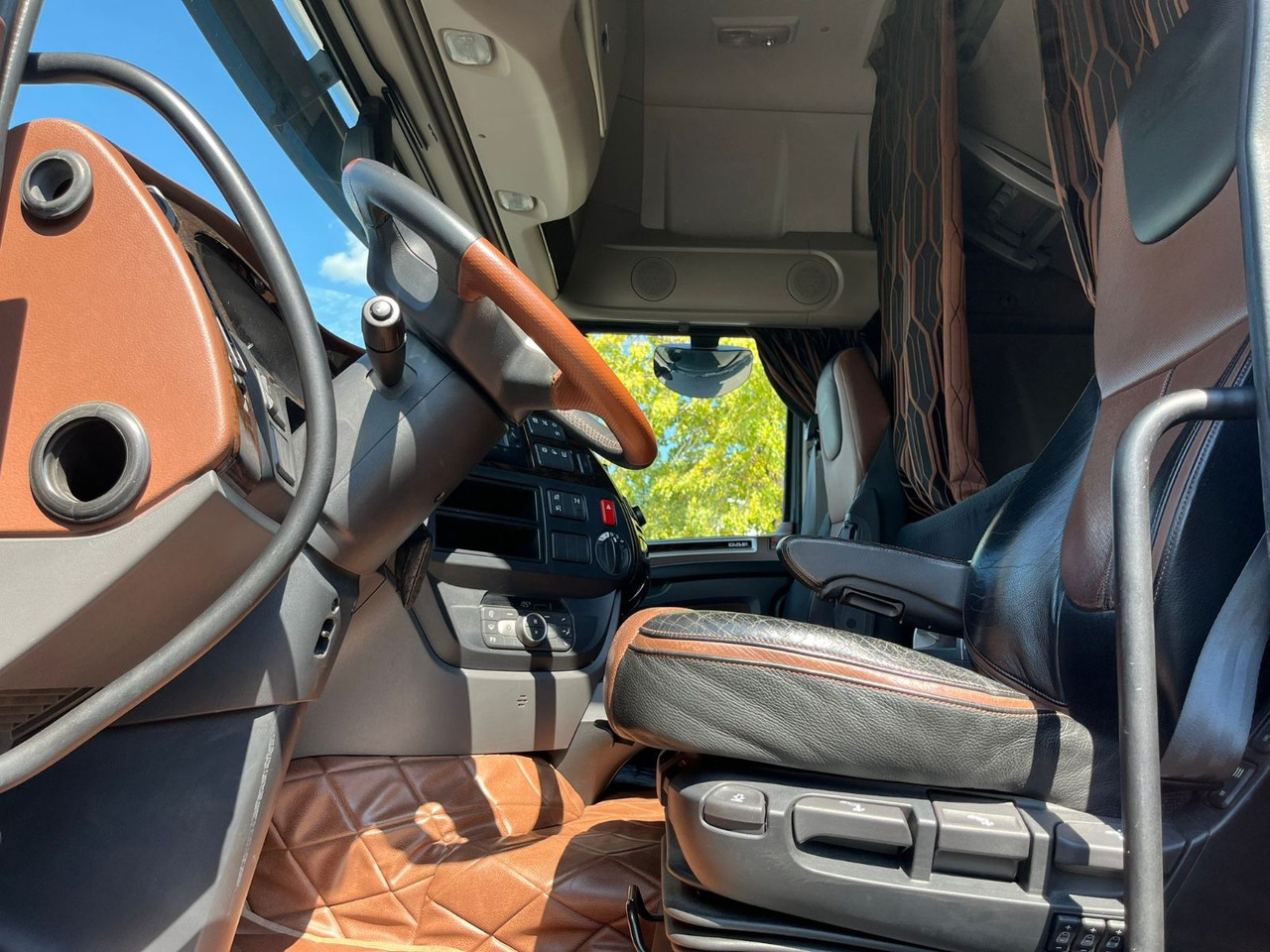 DAF XF 530 SSC - Τράκτορας: φωτογραφία 2 DAF XF 530 SSC - Τράκτορας: φωτογραφία 2