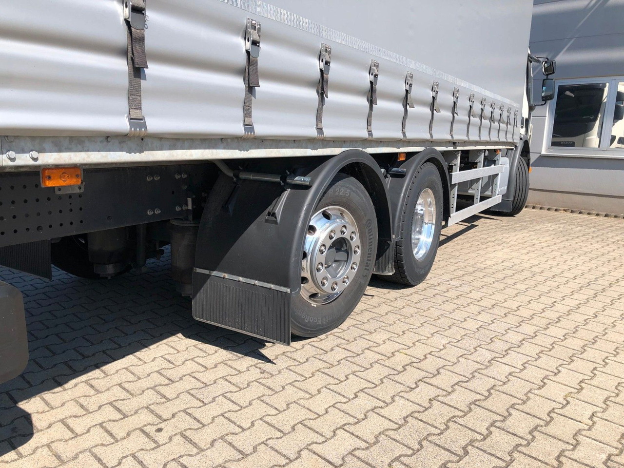 Volvo FE 350 26T 6x2 Lenkachse*ALU*LBW*EDSCHA - Φορτηγό μουσαμάς: φωτογραφία 4 Volvo FE 350 26T 6x2 Lenkachse*ALU*LBW*EDSCHA - Φορτηγό μουσαμάς: φωτογραφία 4
