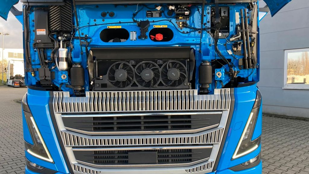 Volvo FH16 750 XL 8x4 Tridem*100T*Kriechgänge*Retarder - Τράκτορας: φωτογραφία 5 Volvo FH16 750 XL 8x4 Tridem*100T*Kriechgänge*Retarder - Τράκτορας: φωτογραφία 5