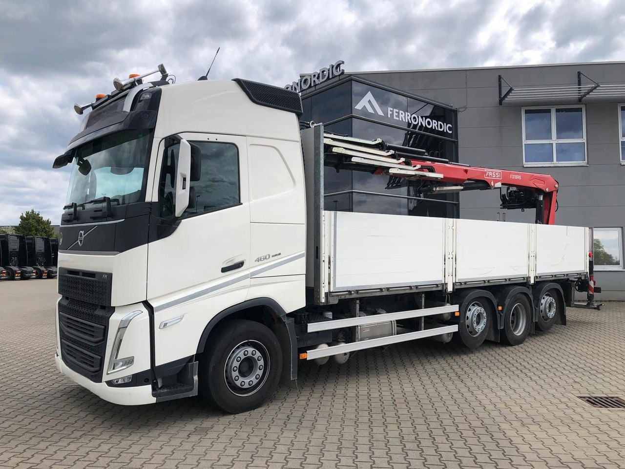 Volvo FH460 8x2 TRIDEM VLA&NLA gelenkt*FASSI F215AS.24 - Φορτηγό με γερανό: φωτογραφία 4 Volvo FH460 8x2 TRIDEM VLA&NLA gelenkt*FASSI F215AS.24 - Φορτηγό με γερανό: φωτογραφία 4