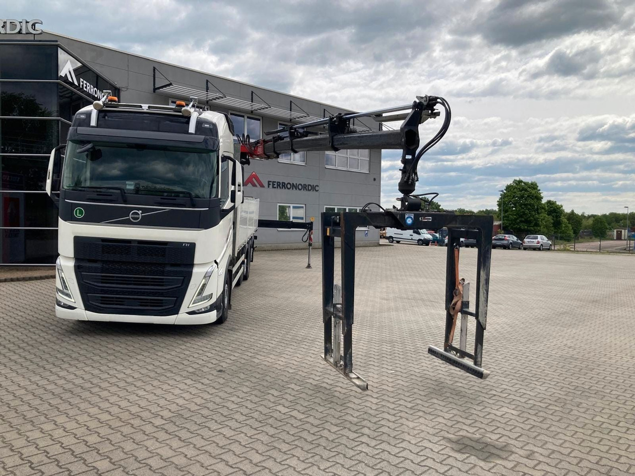 Volvo FH460 8x2 TRIDEM VLA&NLA gelenkt*FASSI F215AS.24 - Φορτηγό με γερανό: φωτογραφία 5 Volvo FH460 8x2 TRIDEM VLA&NLA gelenkt*FASSI F215AS.24 - Φορτηγό με γερανό: φωτογραφία 5