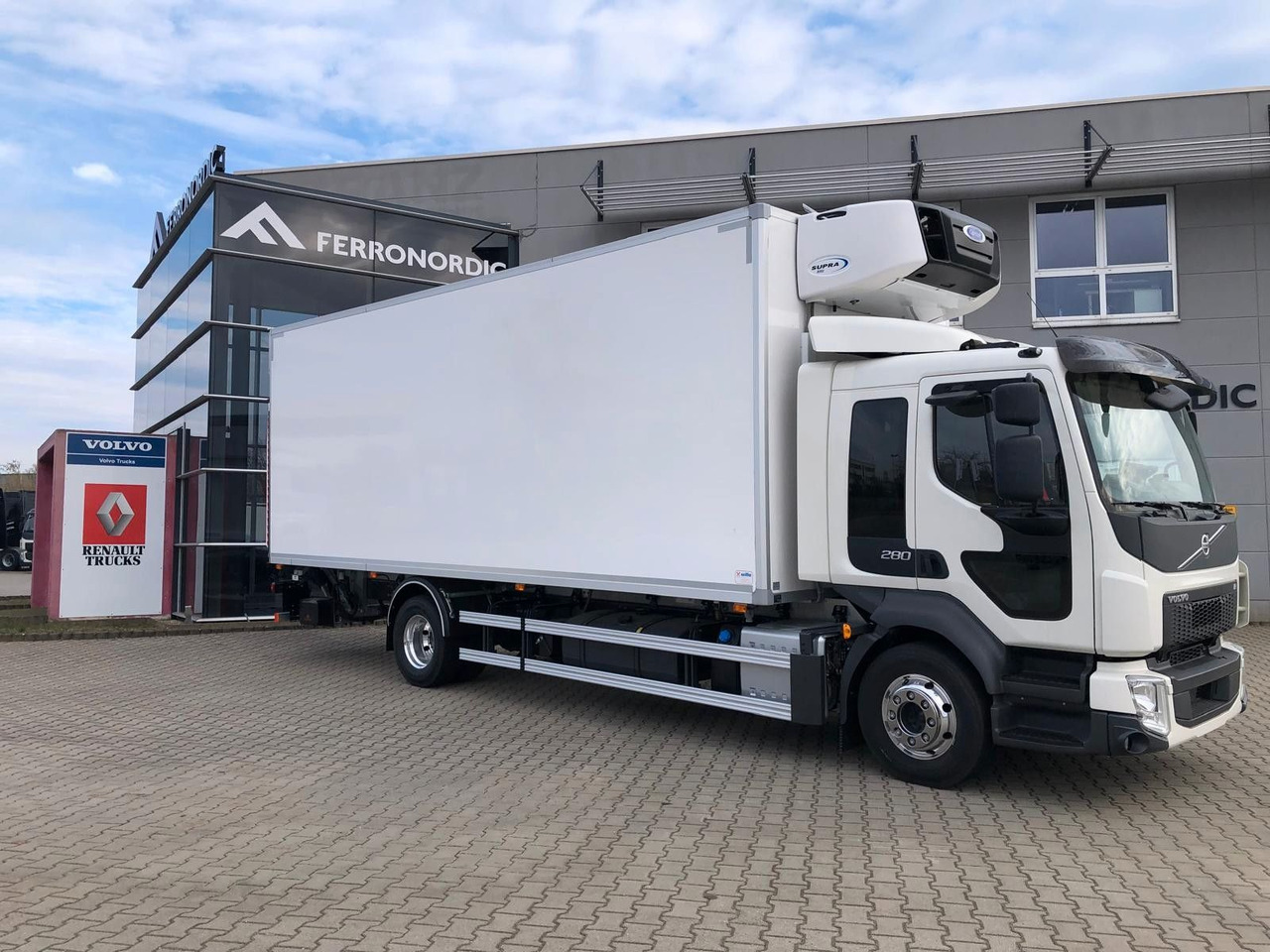 Volvo FL16.280 VollLuft*LBW *Carrier Supra850*a.Miete - Φορτηγό ψυγείο: φωτογραφία 1 Volvo FL16.280 VollLuft*LBW *Carrier Supra850*a.Miete - Φορτηγό ψυγείο: φωτογραφία 1