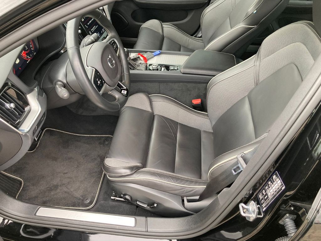 Volvo S60 T5 Lim. R-Design Volvo S60 T5 Lim. R-Design - Λιμουζίνα/ Sedan: φωτογραφία 4 Volvo S60 T5 Lim. R-Design Volvo S60 T5 Lim. R-Design - Λιμουζίνα/ Sedan: φωτογραφία 4