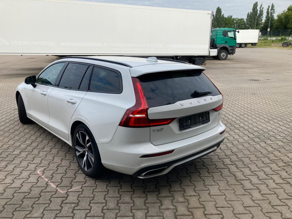 Volvo V60 T6 AWD R-Design Expression Recharge Plug-In Volvo V60 T6 AWD R-Design Expression Recharge Plug-In - Station wagon: φωτογραφία 3 Volvo V60 T6 AWD R-Design Expression Recharge Plug-In Volvo V60 T6 AWD R-Design Expression Recharge Plug-In - Station wagon: φωτογραφία 3