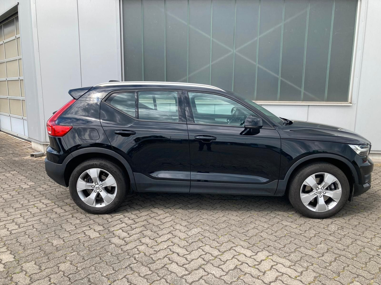 Volvo XC 40 D3 Momentum Pro AWD - SUV: φωτογραφία 2 Volvo XC 40 D3 Momentum Pro AWD - SUV: φωτογραφία 2