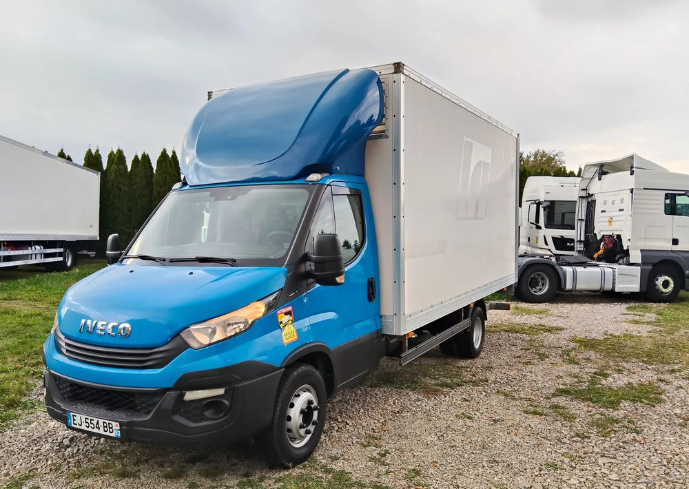 Iveco Daily 70C18 - Φορτηγό κόφα: φωτογραφία 2 Iveco Daily 70C18 - Φορτηγό κόφα: φωτογραφία 2
