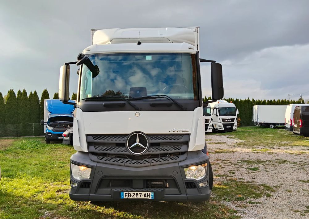 Mercedes-Benz Antos - Φορτηγό ψυγείο: φωτογραφία 3 Mercedes-Benz Antos - Φορτηγό ψυγείο: φωτογραφία 3