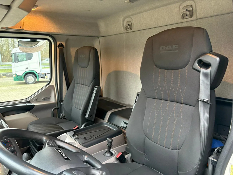 DAF LF 230 Bakwagen + Klep Dhollandia 1.000 kg - Φορτηγό κόφα: φωτογραφία 5 DAF LF 230 Bakwagen + Klep Dhollandia 1.000 kg - Φορτηγό κόφα: φωτογραφία 5