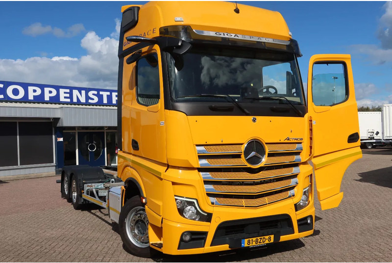 Mercedes-Benz Actros 2642 LL Giga Space Wisselbare opbouw/chassis cabine + lift as - Φορτηγό μεταφοράς εμπορευματοκιβωτίων/ Κινητό αμάξωμα: φωτογραφία 2 Mercedes-Benz Actros 2642 LL Giga Space Wisselbare opbouw/chassis cabine + lift as - Φορτηγό μεταφοράς εμπορευματοκιβωτίων/ Κινητό αμάξωμα: φωτογραφία 2