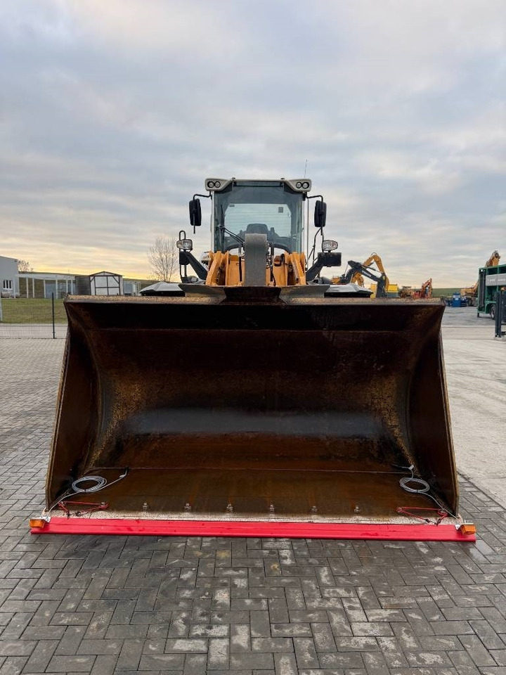 Ελαστιχοφόρος φορτωτής Liebherr L 566: φωτογραφία 8