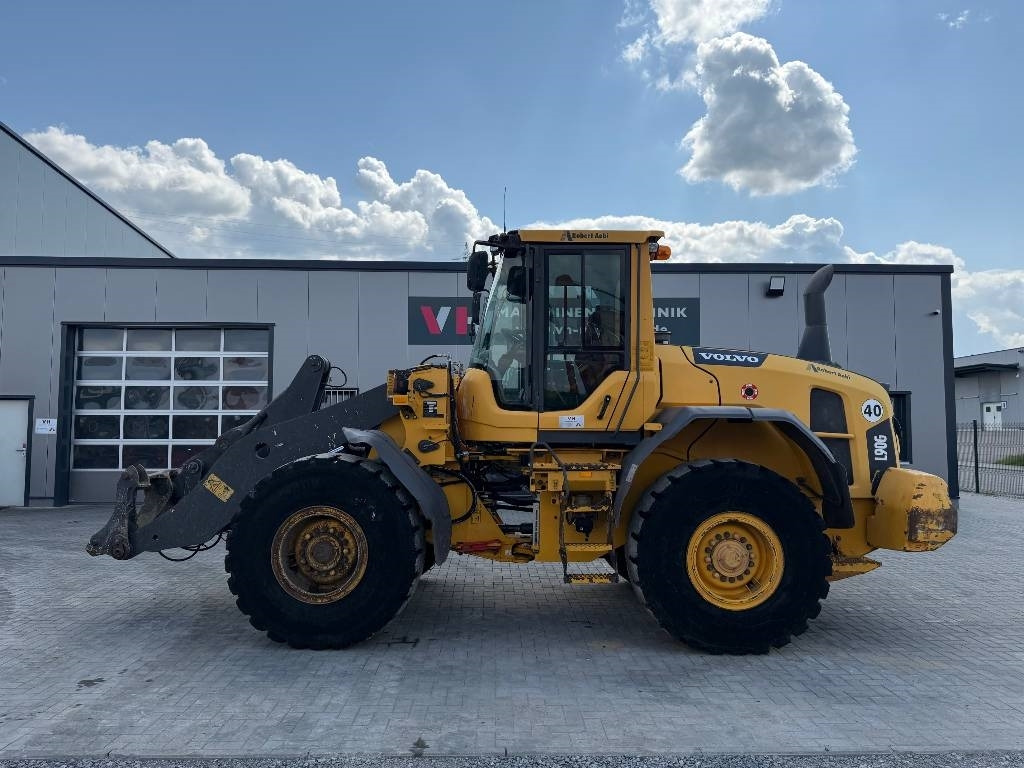 Volvo L 90 G - Ελαστιχοφόρος φορτωτής: φωτογραφία 1 Volvo L 90 G - Ελαστιχοφόρος φορτωτής: φωτογραφία 1