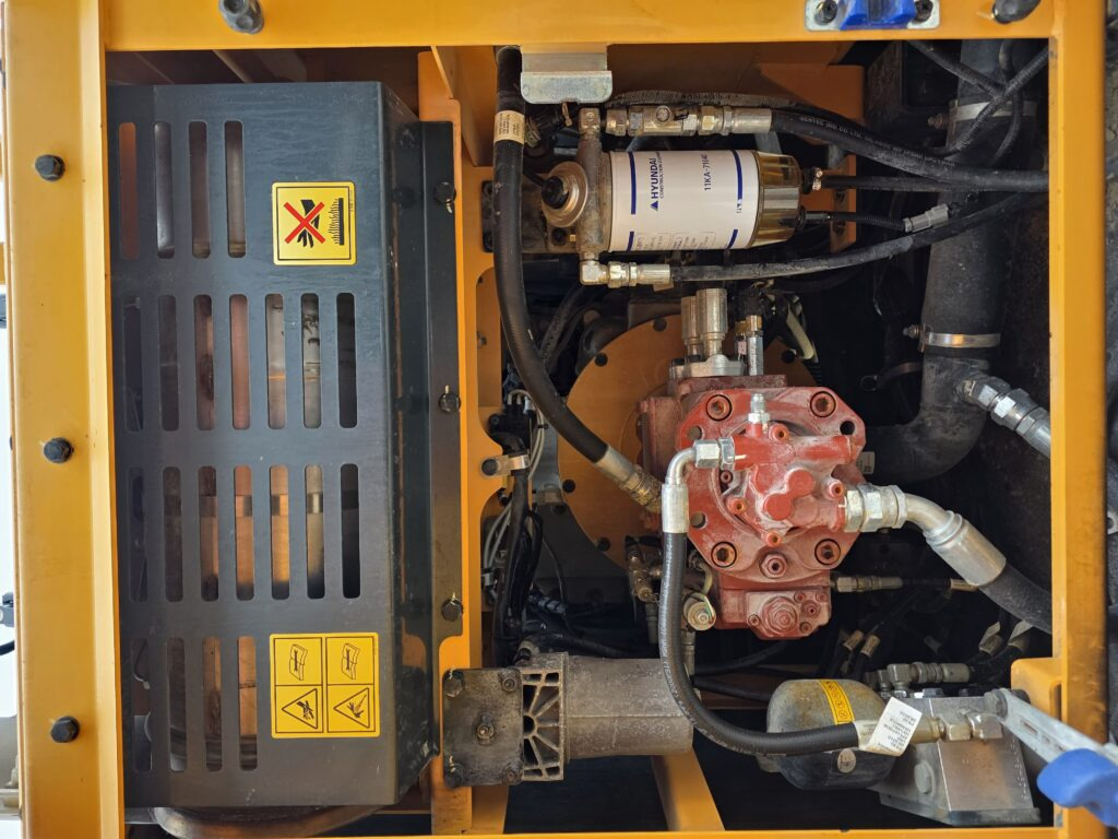 HYUNDAI HX140L C - Ερπυστριοφόρος εκσκαφέας: φωτογραφία 5 HYUNDAI HX140L C - Ερπυστριοφόρος εκσκαφέας: φωτογραφία 5