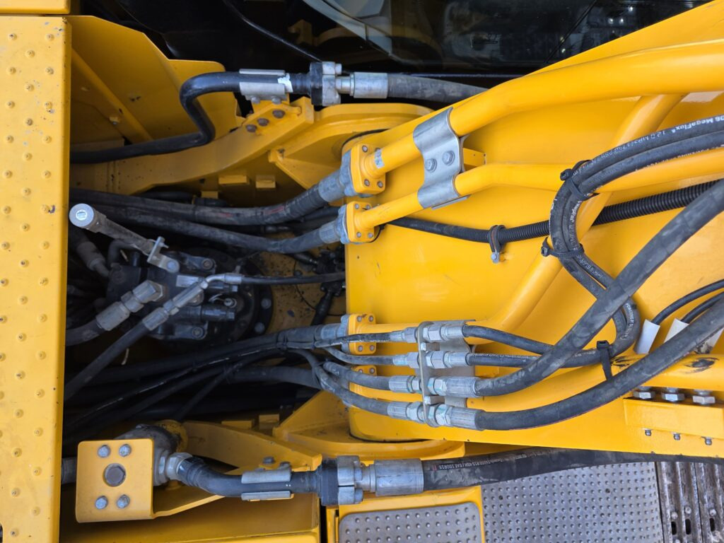 Ερπυστριοφόρος εκσκαφέας JCB 220X L4F: φωτογραφία 7