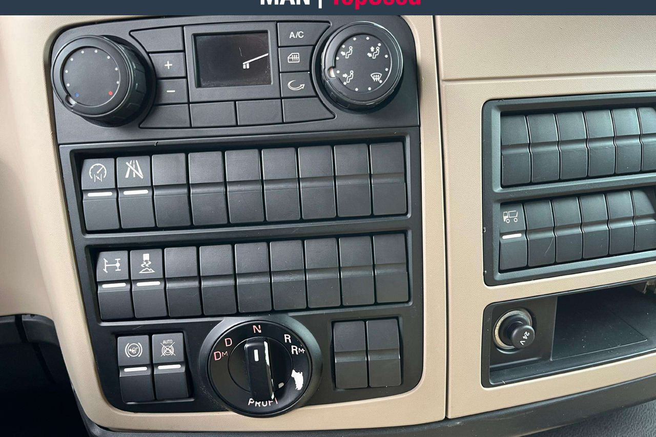 Φορτηγό κόφα MAN TGM 15.250 4X2 Liftas ADR AT(8882): φωτογραφία 8 Φορτηγό κόφα MAN TGM 15.250 4X2 Liftas ADR AT(8882): φωτογραφία 8