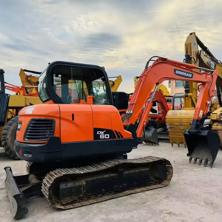 6t Small Excavator,Mini Excavating Machine Korea Doosan Used Excavators Doosan Dx60 For Sale In Shanghai - Ερπυστριοφόρος εκσκαφέας: φωτογραφία 2 6t Small Excavator,Mini Excavating Machine Korea Doosan Used Excavators Doosan Dx60 For Sale In Shanghai - Ερπυστριοφόρος εκσκαφέας: φωτογραφία 2