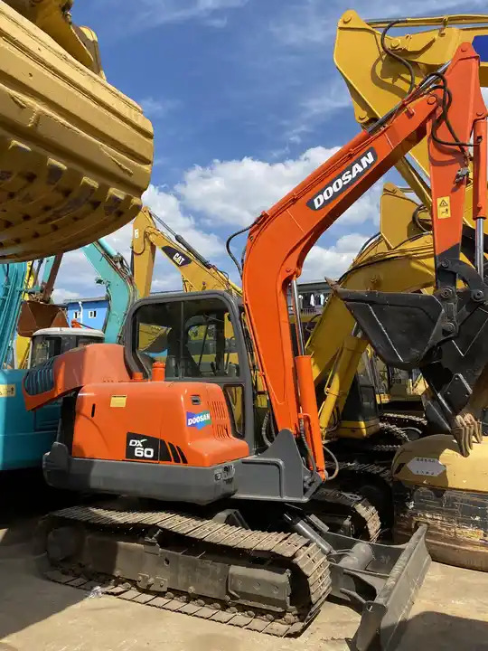 High Quality Hot Sale Used 6t Mini Excavator Original Korea Doosan Used Excavators Doosan Dx60 With Good Performance - Ερπυστριοφόρος εκσκαφέας: φωτογραφία 5 High Quality Hot Sale Used 6t Mini Excavator Original Korea Doosan Used Excavators Doosan Dx60 With Good Performance - Ερπυστριοφόρος εκσκαφέας: φωτογραφία 5
