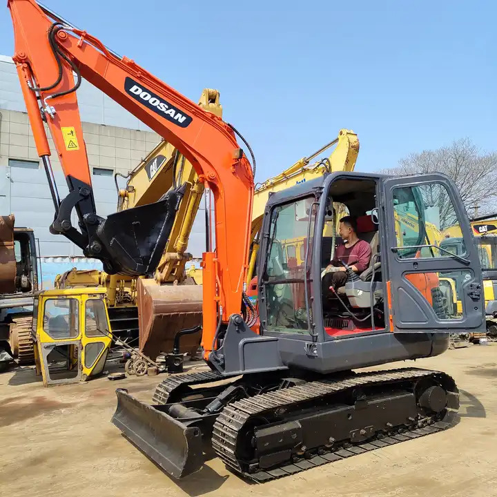High Quality Hot Sale Used 6t Mini Excavator Original Korea Doosan Used Excavators Doosan Dx60 With Good Performance - Ερπυστριοφόρος εκσκαφέας: φωτογραφία 2 High Quality Hot Sale Used 6t Mini Excavator Original Korea Doosan Used Excavators Doosan Dx60 With Good Performance - Ερπυστριοφόρος εκσκαφέας: φωτογραφία 2