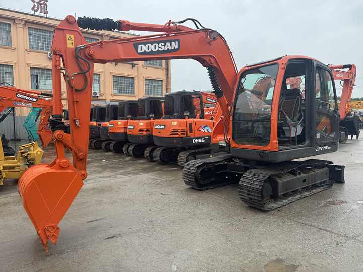 Hot Sale Used Doosan DX75-9C Excavator Doosan 7.5 Ton Crawler Digger Original Equipment - Ερπυστριοφόρος εκσκαφέας: φωτογραφία 2 Hot Sale Used Doosan DX75-9C Excavator Doosan 7.5 Ton Crawler Digger Original Equipment - Ερπυστριοφόρος εκσκαφέας: φωτογραφία 2