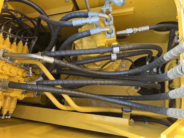 Εκσκαφέας Original Design Pc200-8 Komatsu Used Excavator For Sale In Good Condition Original Paint 20 Ton Low Working Hours Factory Price: φωτογραφία 6 Εκσκαφέας Original Design Pc200-8 Komatsu Used Excavator For Sale In Good Condition Original Paint 20 Ton Low Working Hours Factory Price: φωτογραφία 6