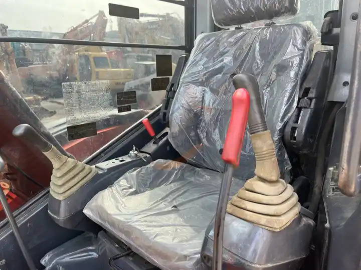 Used Hitachi excavator ZX55UR in good condition for sale - Μίνι εκσκαφέας: φωτογραφία 4 Used Hitachi excavator ZX55UR in good condition for sale - Μίνι εκσκαφέας: φωτογραφία 4