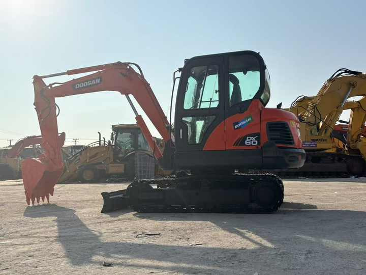 Used excavator doosan dx60 excavators earth-moving machinery doosan dx60 dx80 dx75 dx225 dh60 dh60-7for sale - Ερπυστριοφόρος εκσκαφέας: φωτογραφία 2 Used excavator doosan dx60 excavators earth-moving machinery doosan dx60 dx80 dx75 dx225 dh60 dh60-7for sale - Ερπυστριοφόρος εκσκαφέας: φωτογραφία 2
