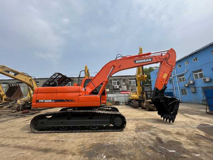 Used excavator doosan dx60 excavators earth-moving machinery doosan dx60 dx80 dx75 dx225 for sale - Ερπυστριοφόρος εκσκαφέας: φωτογραφία 2 Used excavator doosan dx60 excavators earth-moving machinery doosan dx60 dx80 dx75 dx225 for sale - Ερπυστριοφόρος εκσκαφέας: φωτογραφία 2