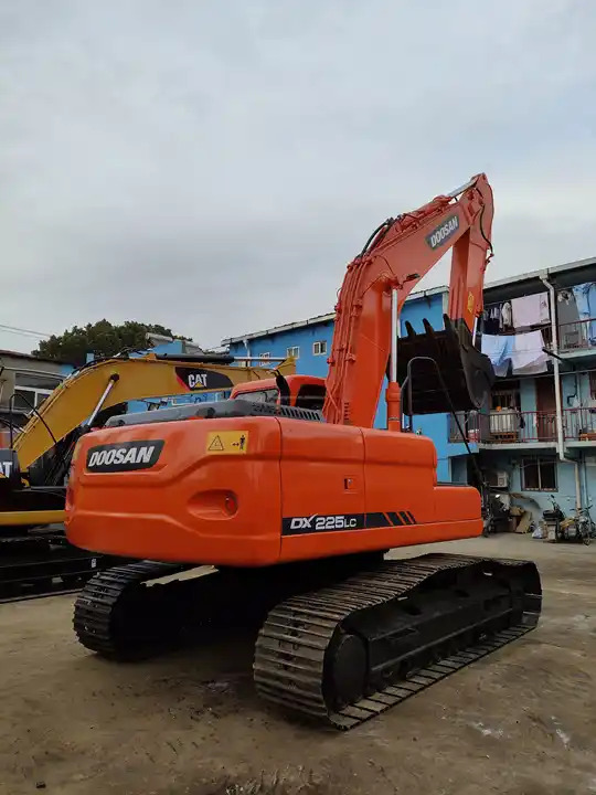 Used excavators in stock for sale second hand excavator used machinery equipment Doosan dx225 - Ερπυστριοφόρος εκσκαφέας: φωτογραφία 5 Used excavators in stock for sale second hand excavator used machinery equipment Doosan dx225 - Ερπυστριοφόρος εκσκαφέας: φωτογραφία 5